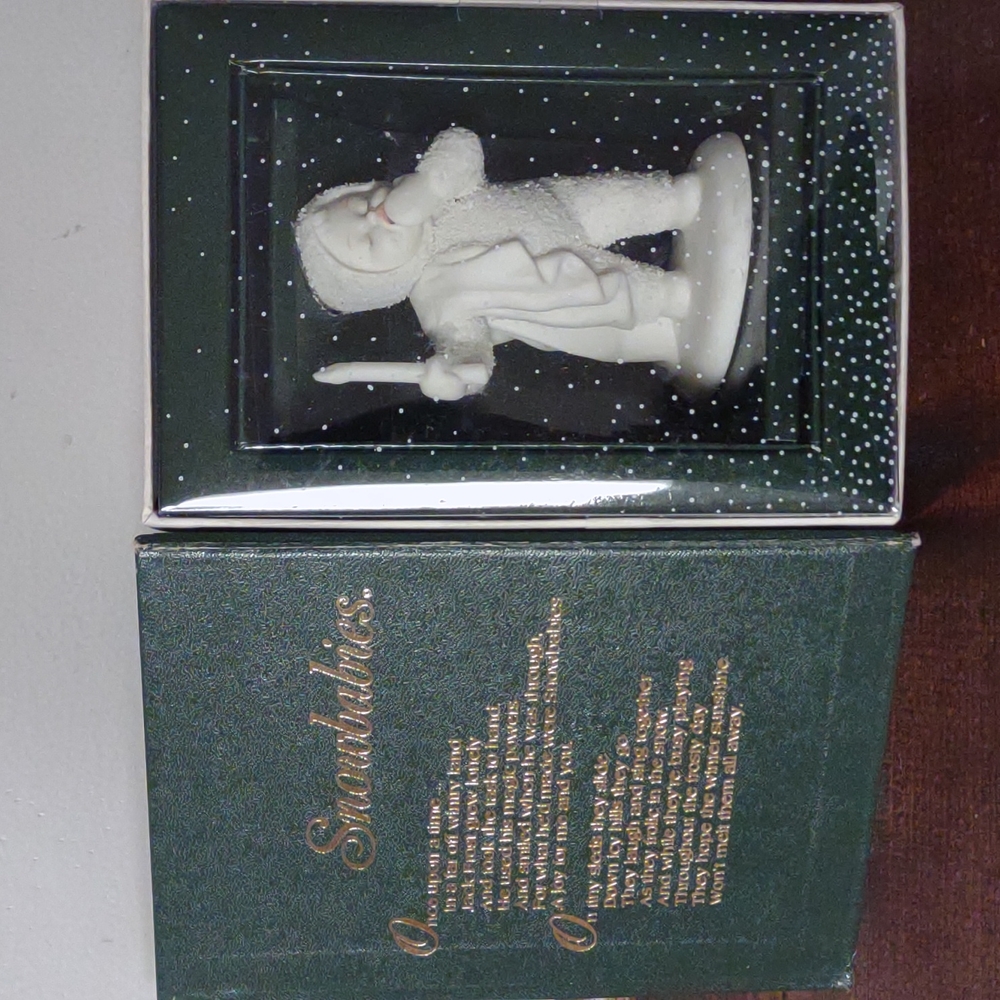 DEPARTMENT 56 Winter Tales Of The Snowbabies I'm So Sleepy Figurine